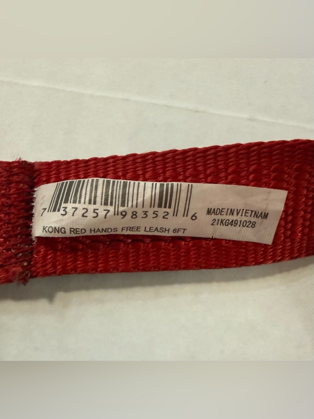 Kong Hands Free Dog Leash 6 Feet Red - Picture 5 of 6
